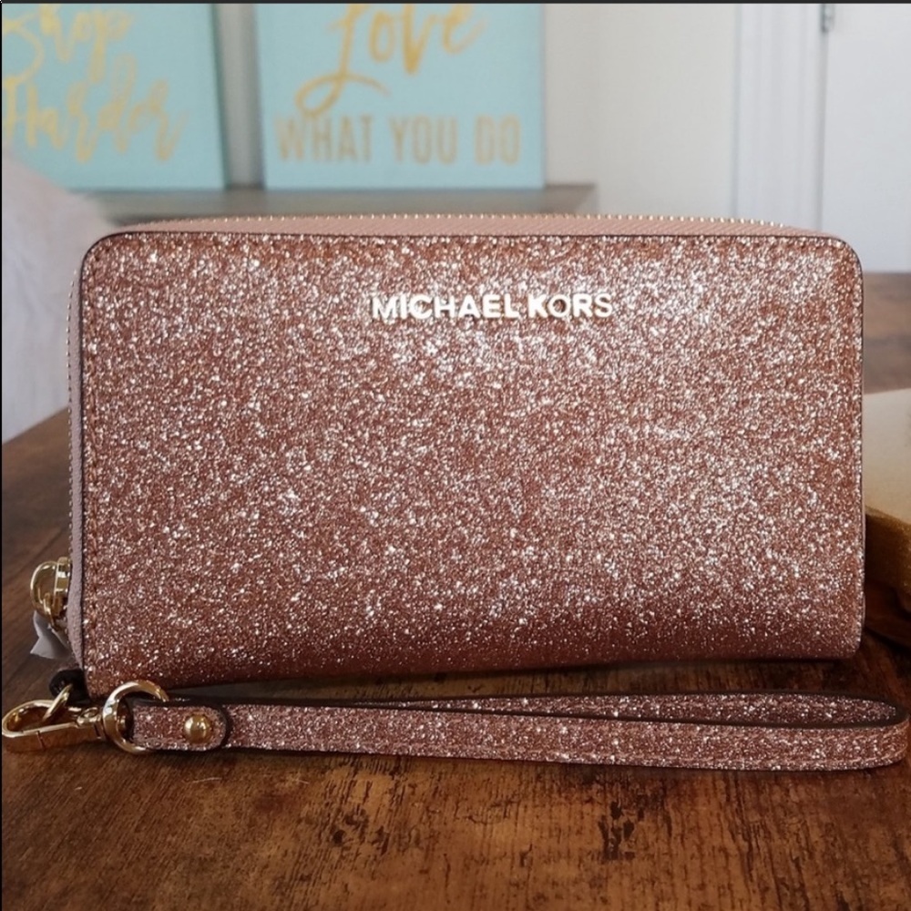 Sparkly Michael Kors wallet✨